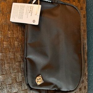 lululemon athletica Black Everywhere Belt Bag NWT